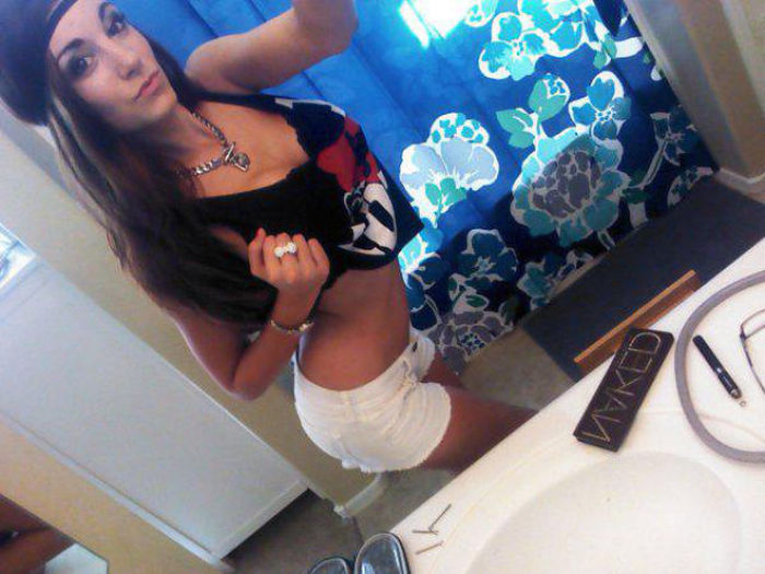 Hot Girls That Prove Short Shorts Are The Best Kind Of Shorts (60 pics)