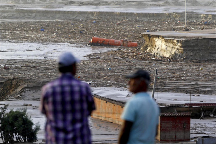 Chaos In Chile After Heavy Rains Flood The Country (19 pics)