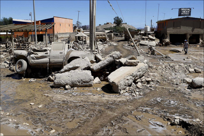 Chaos In Chile After Heavy Rains Flood The Country (19 pics)