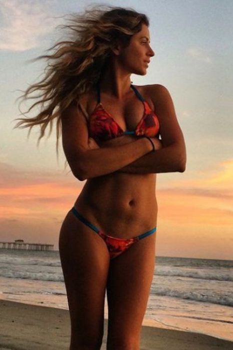 These Hot Girls In Bikinis Will Help You Get Ready For Summer (54 pics)