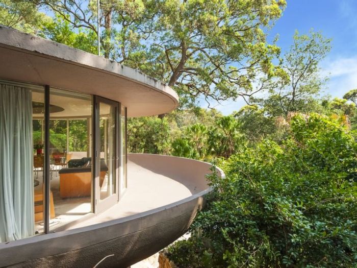 This Man Paid Over $1 Million So He Could Live In A Penis Shaped House (9 pics)