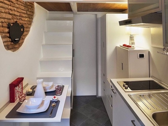 This Tiny Apartment In Rome Has Everything You Need (12 pics)