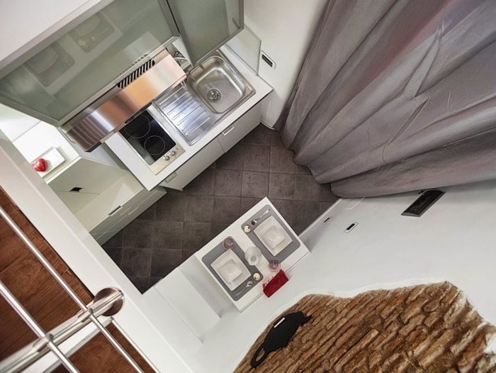 This Tiny Apartment In Rome Has Everything You Need (12 pics)