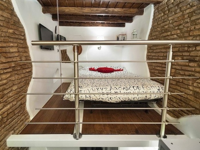 This Tiny Apartment In Rome Has Everything You Need (12 pics)