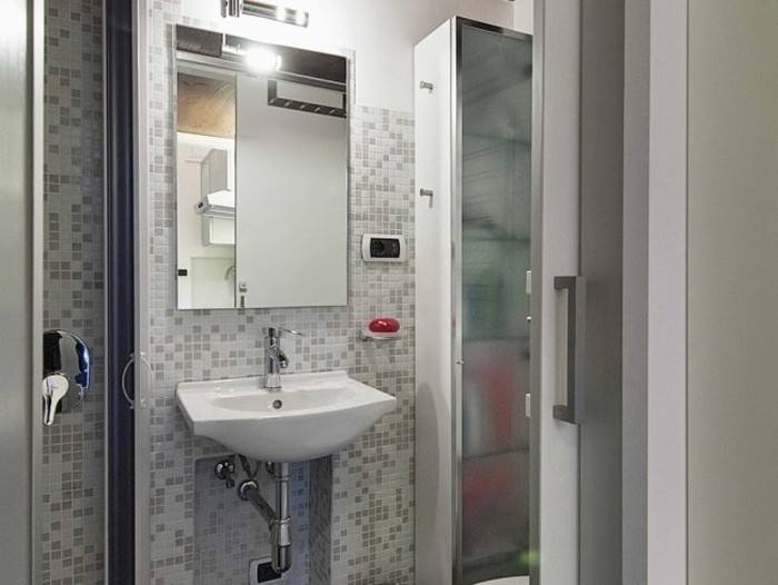 This Tiny Apartment In Rome Has Everything You Need (12 pics)