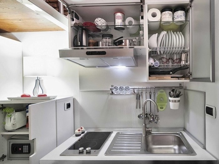 This Tiny Apartment In Rome Has Everything You Need (12 pics)