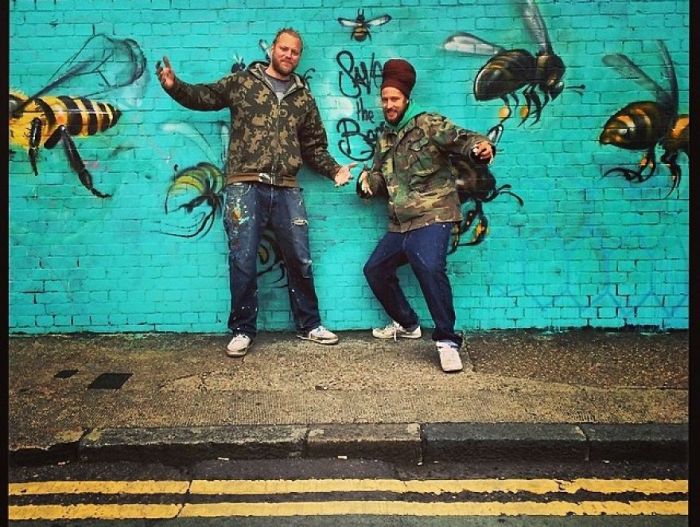 Street Artist In London Paints Bee Murals To Help Raise Awareness (14 pics)