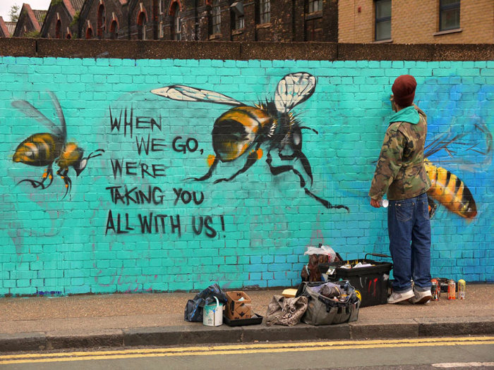 Street Artist In London Paints Bee Murals To Help Raise Awareness (14 pics)