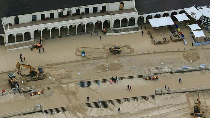 Massive Storms In Sydney Bury Bondi Beach In Sand (6 pics)