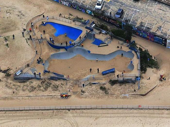 Massive Storms In Sydney Bury Bondi Beach In Sand (6 pics)