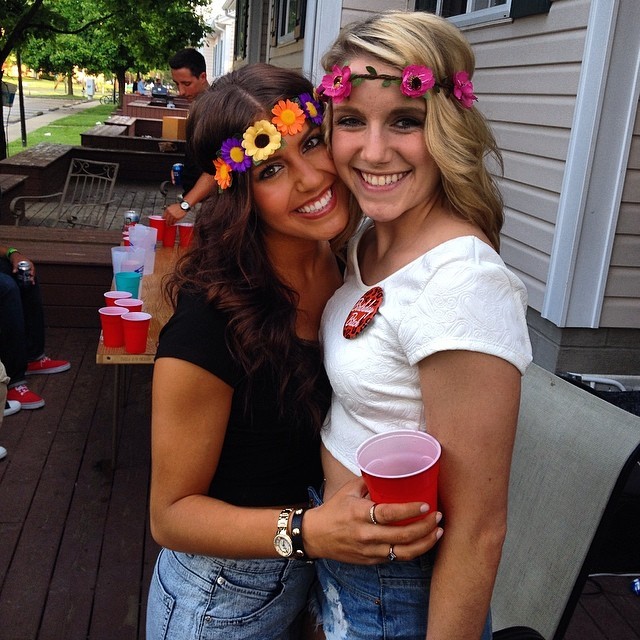 College Girls Know How To Look Hot And Have Fun (39 pics)