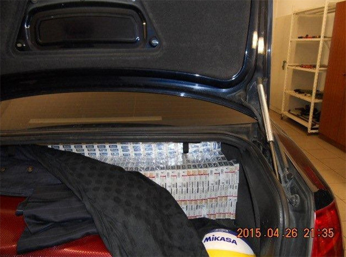 Cigarette Smugglers Get Busted In Poland (23 pics)