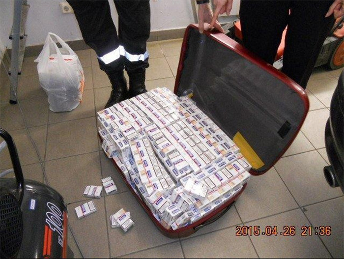 Cigarette Smugglers Get Busted In Poland (23 pics)