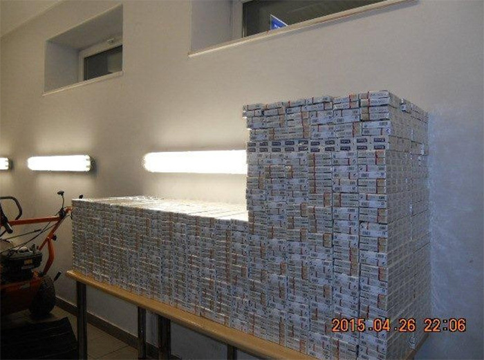 Cigarette Smugglers Get Busted In Poland (23 pics)