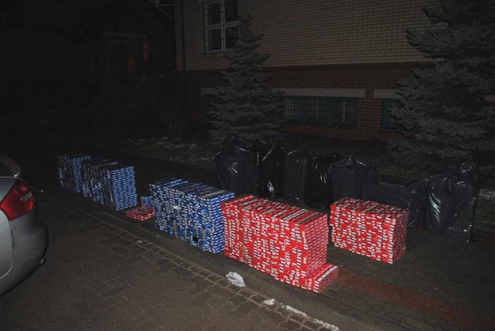 Cigarette Smugglers Get Busted In Poland (23 pics)