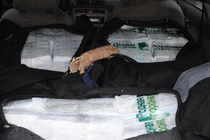 Cigarette Smugglers Get Busted In Poland (23 pics)