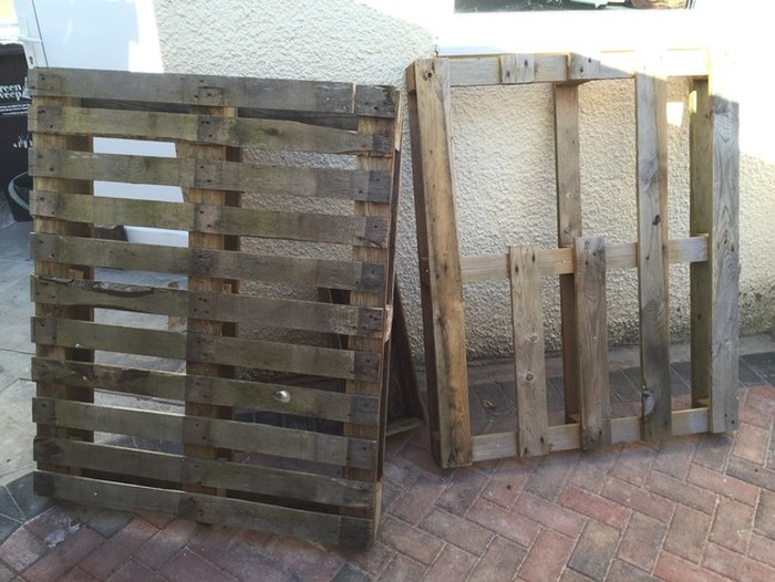 Man Turns Trash Into Treasure With This Pallet Desk (14 pics)