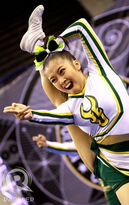 When Cheerleaders Make Awkward Faces 16 Pics