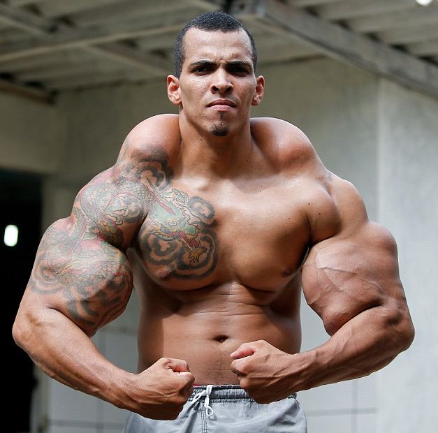 This Bodybuilder Has Turned Himself Into A Beast (9 pics)