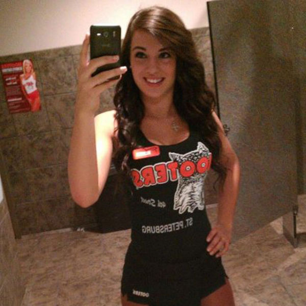 Hooters Girls Are The Hottest Servers On The Planet (44 pics)