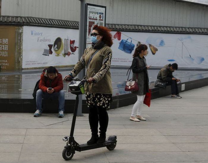 Candid Photos Show A Different Side Of Life In China (59 pics)