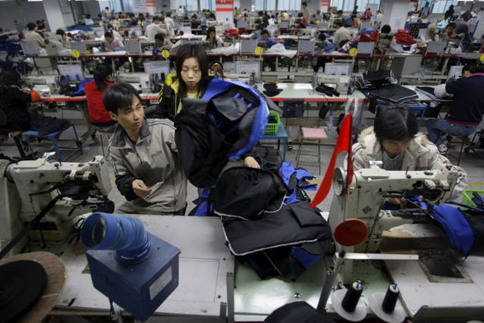 Candid Photos Show A Different Side Of Life In China (59 pics)