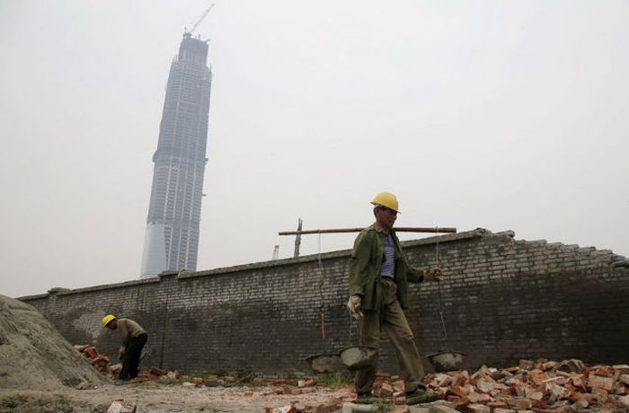 Candid Photos Show A Different Side Of Life In China (59 pics)