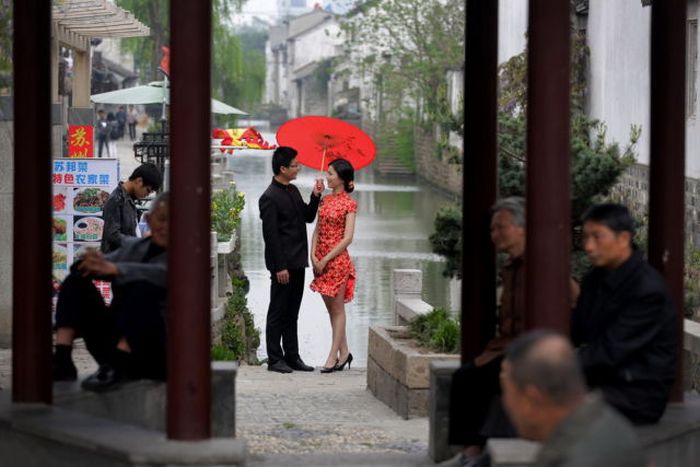 Candid Photos Show A Different Side Of Life In China (59 pics)