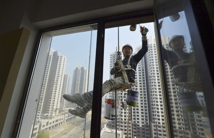 Candid Photos Show A Different Side Of Life In China (59 pics)