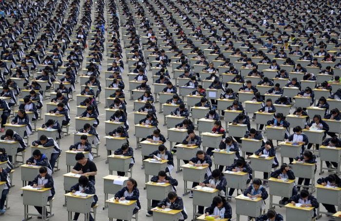 Candid Photos Show A Different Side Of Life In China (59 pics)