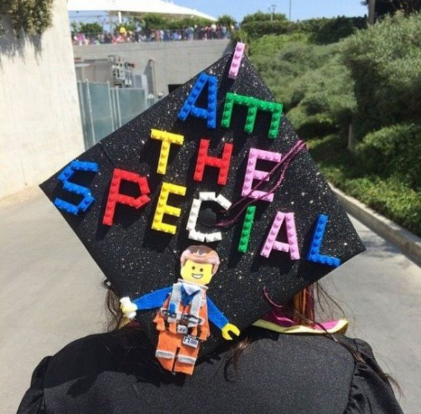 Graduation Caps That Tell It Like It Is (15 pics)