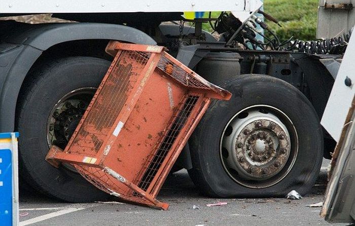 Millions Of Coins Spill On To The Streets Of England (16 pics)