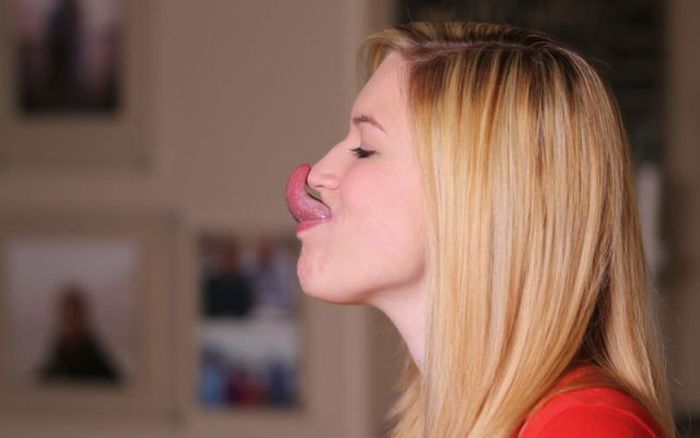 This Girl Has A Tongue That Could Set A World Record (12 pics)