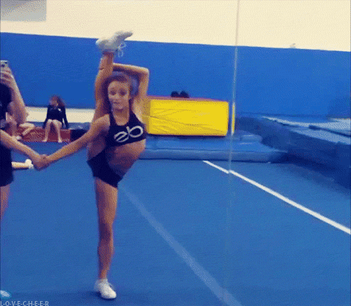 These People Are So Flexible It Almost Hurts To Look At Them (20 pics)
