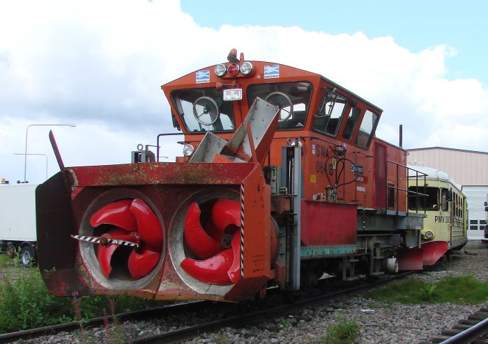 These Are The Coolest Snowplow Trains On The Planet (19 pics)