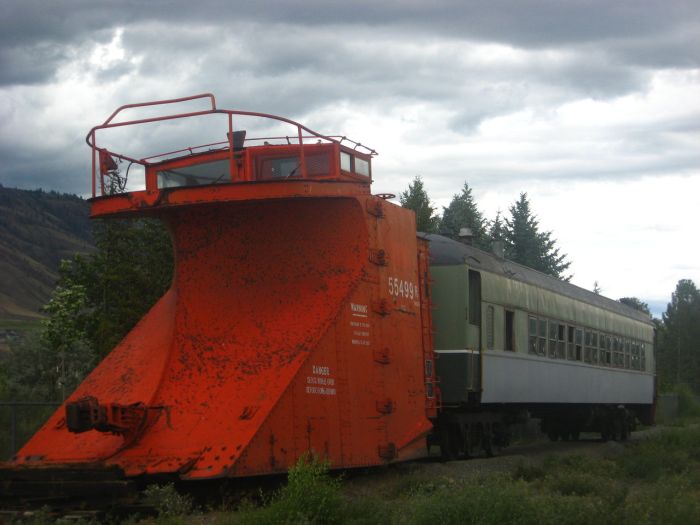 These Are The Coolest Snowplow Trains On The Planet (19 pics)