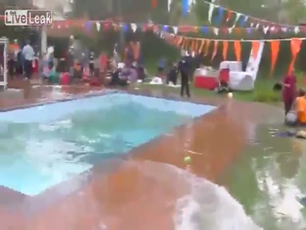 Pool Tsunami In Nepal