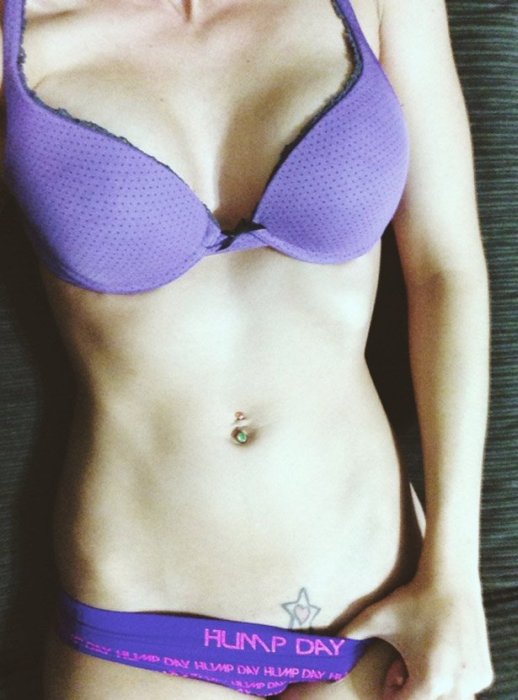 These Sexy Girls Just Don't Want To Keep Their Clothes On (40 pics)