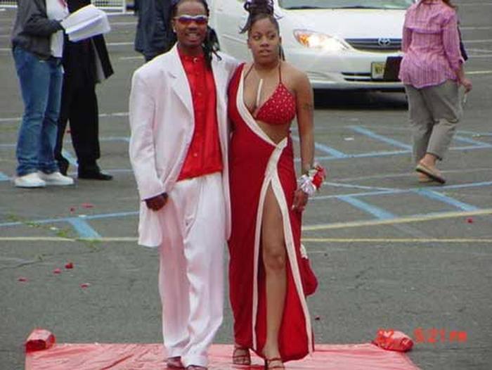The Worst Prom Dress Fails In The History Of Proms (24 pics)