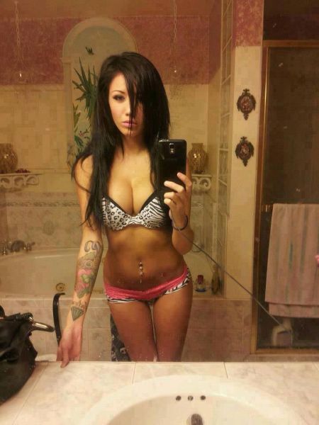 Hot Girls And Tattoos Just Go So Well Together (53 pics)