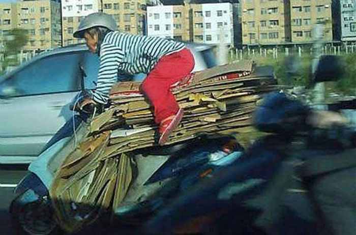 These People Prove That Anything Can Be Transported On A Motorcycle (27 pics)