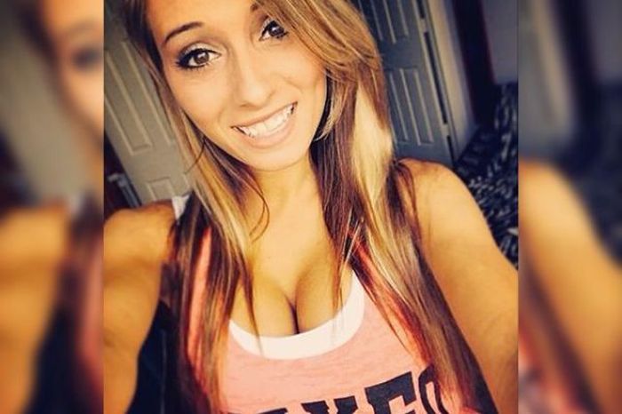 Girls With Dimples Have The Most Beautiful Smiles (29 pics)