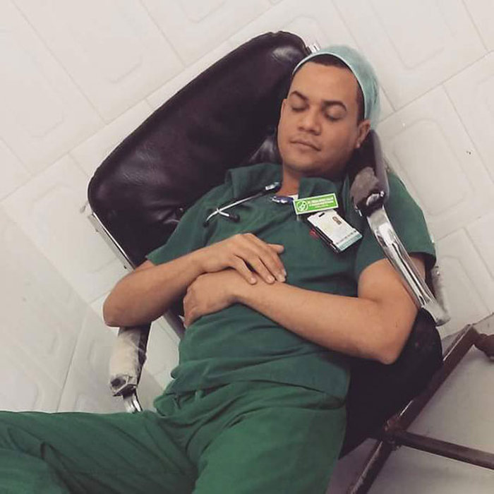 Doctors Post Pics Defending Med Residents Caught Sleeping (15 pics)