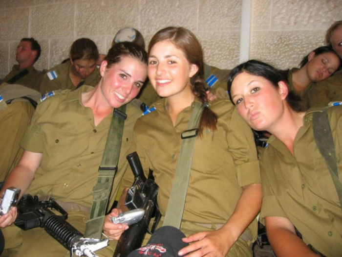 Gorgeous Army Girls Decked Out In Combat Gear And Ready For A Fight (77 pics)
