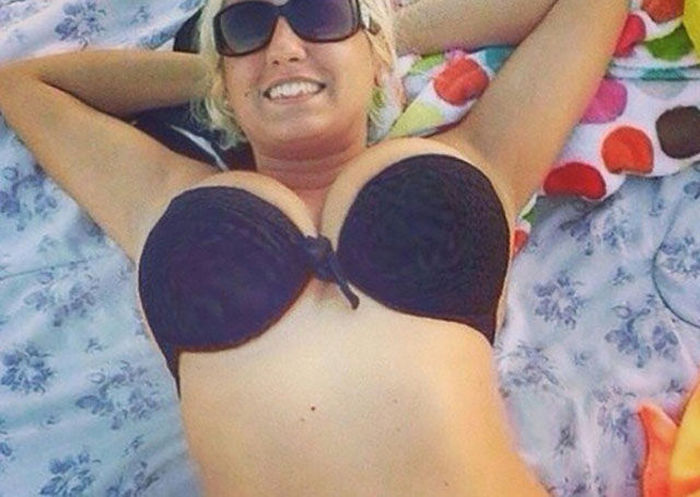 Reasons Why Summer Is Not A Fun Season For Girls With Big Boobs (23 pics) Reasons Why Summer Is Not A Fun Season For Girls With Big Boobs (23 pics)
