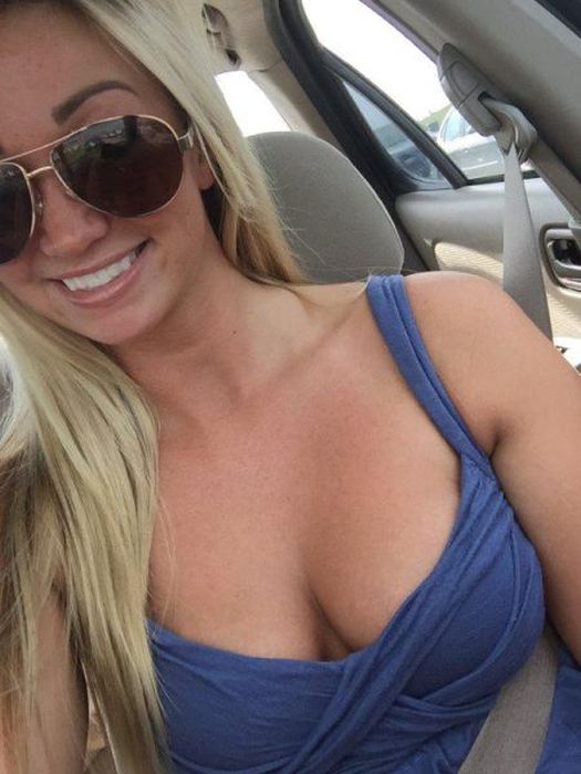 Busty Girls Know How To Get Your Attention (38 pics)
