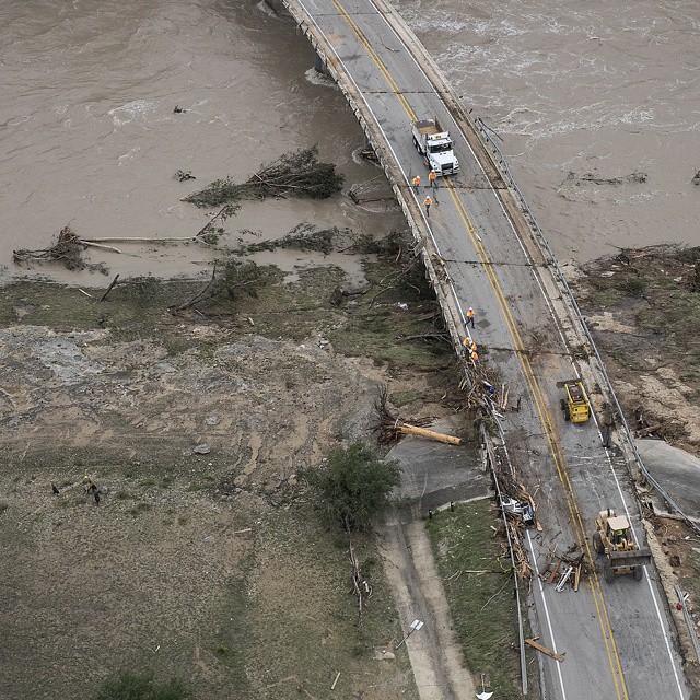 Devastating Floods And Tornadoes Roll Through Texas And Oklahoma (18 pics)