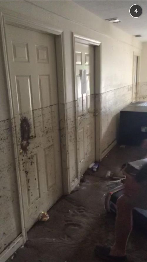 Devastating Floods And Tornadoes Roll Through Texas And Oklahoma (18 pics)