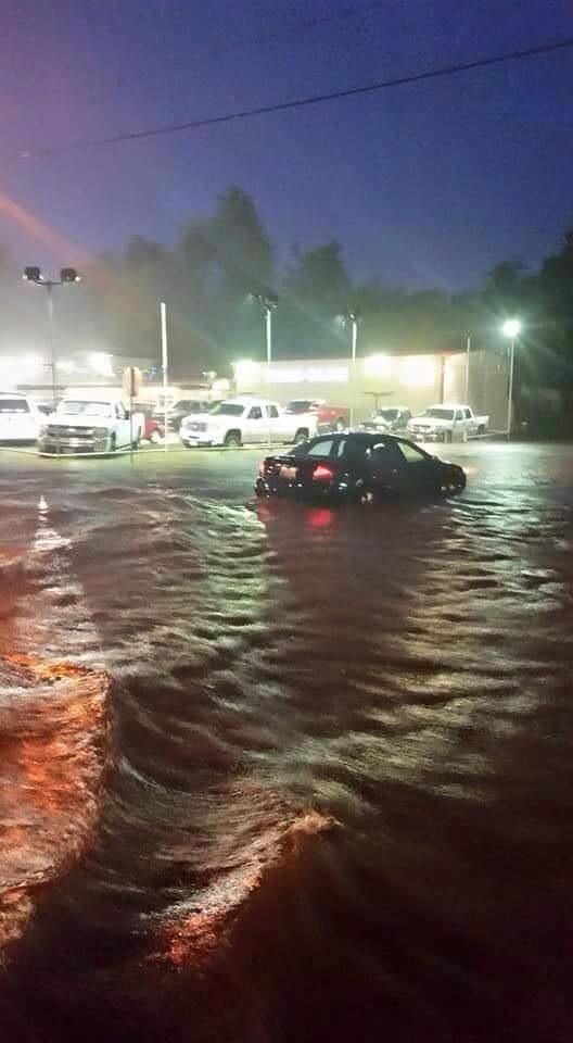 Devastating Floods And Tornadoes Roll Through Texas And Oklahoma (18 pics)
