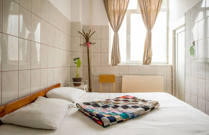 Rooms Where Romanian Prison Inmates Have Conjugal Visits (20 pics)